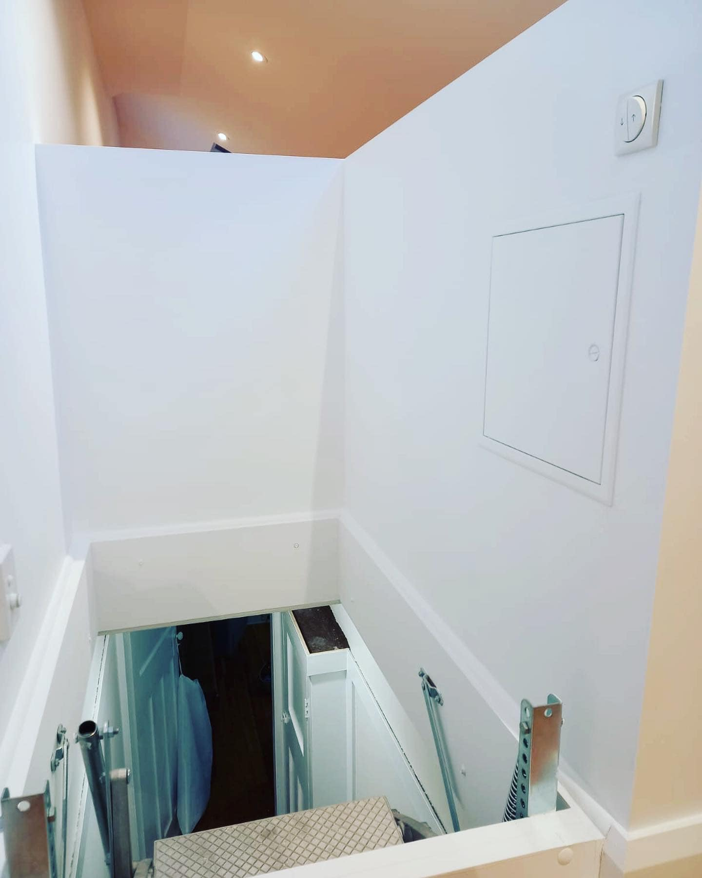 Marrickville electric concertina ladder with wall control